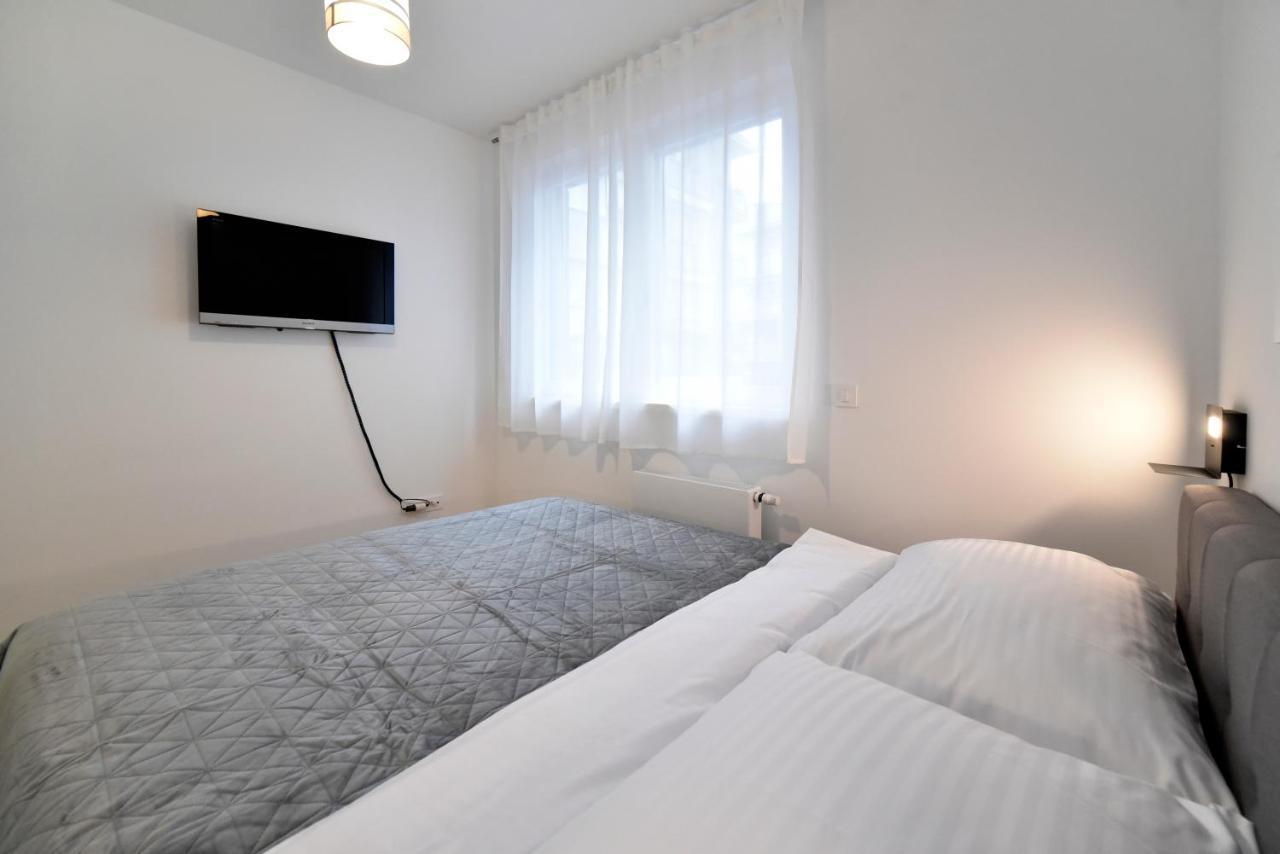 Ophelia Apartment With Parking Zagreb Ngoại thất bức ảnh