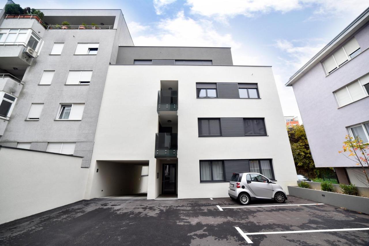 Ophelia Apartment With Parking Zagreb Ngoại thất bức ảnh
